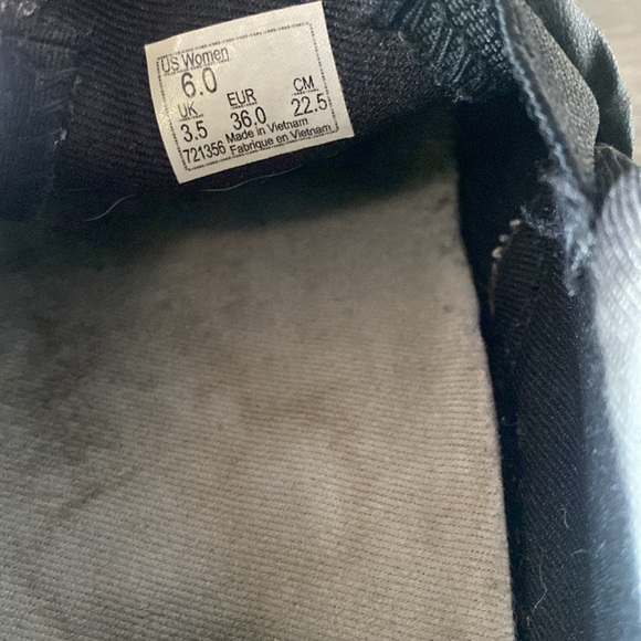 Vans classic leather slip on sneakers size 6 - Picture 4 of 5